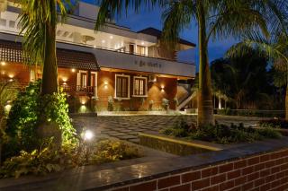 Tranquil Arcadia by StayJadePool6BHKLuxurious - Bangalore - 1
