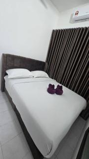 Alanis Studio With Neflix - Sepang - 1