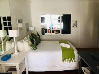 Precious Pearl - East London - 5
