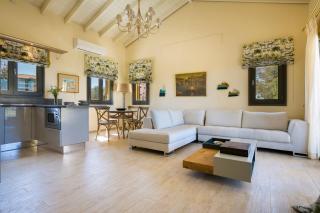 Orion Luxury Villa - 3