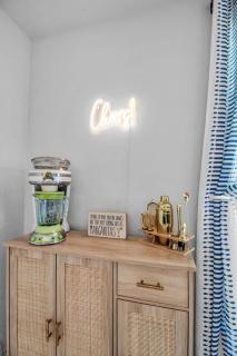 Madeira Beach Family & Pet Friendly Luxury Getaway - Seminole - 7