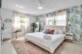 Madeira Beach Family & Pet Friendly Luxury Getaway - Seminole - 9