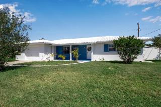 Madeira Beach Family & Pet Friendly Luxury Getaway - Seminole - 4