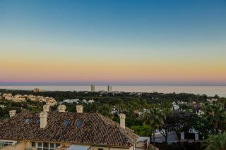 Apartment, with large private terrace and panoramic sea views, in Elviria Hills, Marbella - Marbella - 4