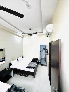 RS Homestay - Ujjain - 5