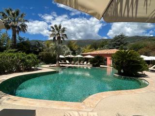 Domaine De Respelido - Carros - 2