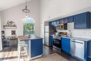 The Lazy Loft - Stay for 4 - 9