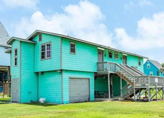 Cute Coastal Cottage! Just a Few Blocks to Beach, Gulf, Jetty and Splash Park! - Surfside Beach - 0
