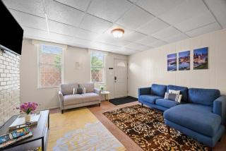 Bright & Cozy 2 Bed Home Private Parking - Pittsburgh - 0