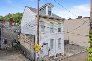 Bright & Cozy 2 Bed Home Private Parking - Pittsburgh - 6