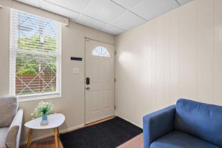 Bright & Cozy 2 Bed Home Private Parking - Pittsburgh - 4