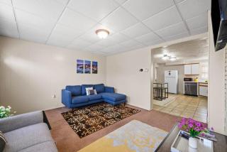 Bright & Cozy 2 Bed Home Private Parking - Pittsburgh - 2