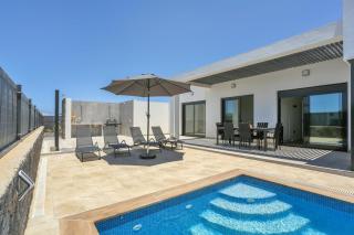 Villa Timea, heated pool & luxury in El Roque - La Oliva - 0