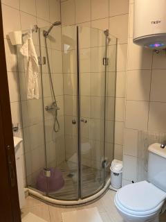 Spacious Studio at Gondola! Fast WiFi, Washer, AC, balcony, quiet - 1