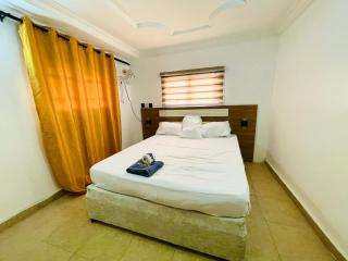 Barklayz Hotel and suites - Mama - 3