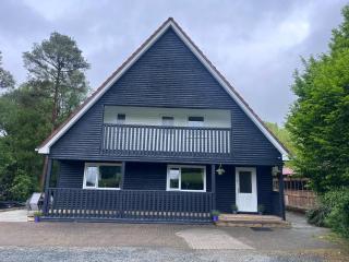 Large Newly Refurbished Lakeside Chalet With Optional Private Hot Tub - Duneena - 0