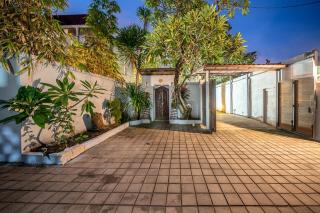 Villa 5 Bedroom private pool beach side Sanur - Sanur - 6