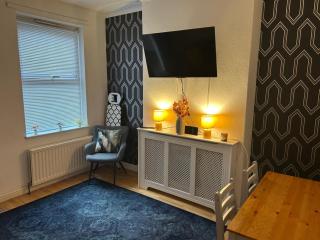 BIG Contractor House Derby with 7 Beds By PureStay - 7 night min! - Derby - 8