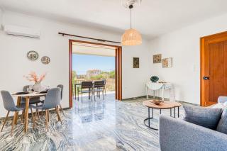 Aelia Veranda - Kómi - 1