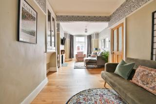 Chic 3 Bedroom House - Sleeps 8 - Close to Centre - Cardiff - 9