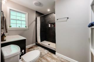 Beautiful Serene Lake House! - Barrington - 1