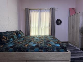 Large Apartment for 4 - Sharjah - 2