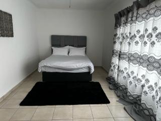 Modest Cottage - Germiston - 9