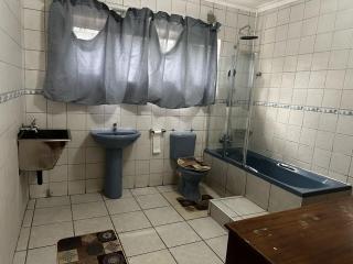 Modest Cottage - Germiston - 3