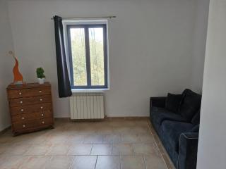 Mas de village de 2 à 11 personnes entier non partagé 4 chambres doubles dont 1 chambre dortoir de 5 pers, de beaux volumes et de la fraîcheur en été - Montfaucon - 4