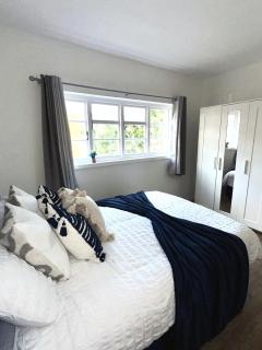 4-Bed - Near City - Sleeps 6 - Leicester - 8