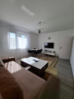 Apple Home - Sarajevo - 1