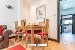 Newly Refurbished 3 Bedroom House (Preston) - Preston - 6