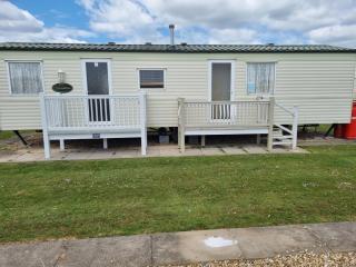8 Berth 3 bedroom caravan MV122 pet friendly - Chapel Saint Leonards - 0