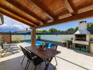 Holiday Home Laura by Interhome - 2