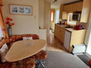 8 Berth 3 bedroom caravan MV122 pet friendly - Chapel Saint Leonards - 1