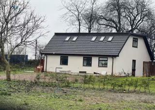 Spacious Countryside Barn House - - 0