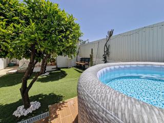 Casa Bacalhau - Tunes - Jacuzzi - BY BEDZY - Tunes - 0