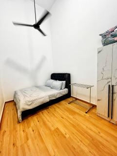 Qisya D'Village Homestay - Ayer Keroh - 5
