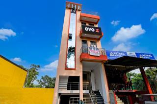 SPOT ON Hotel Ss Grand - Sītāpur - 2