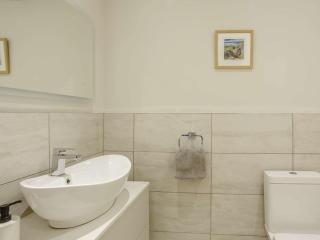 4 Bed in Skipton 84017 - - 3