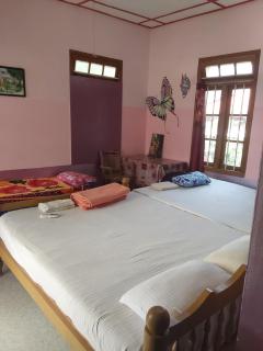 Johnson's Homestay With Pool & Ecohouseboat Near Town Beach - 2