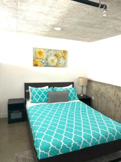 Modern 2 Bdrm w/Parking in the Heart of Hillcrest - San Diego - 2