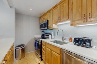Perfect Downtown Location - 5