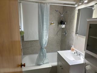 Winnipeg 4 bedrooms cozy home - 2