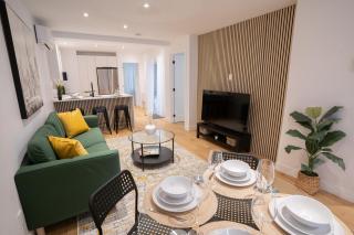 Beautiful 3 BedRooms 2min From METRO - Perfect for the GrandPrix - Montreal - 3