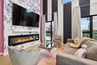 Diamonds Are Forever Bridal Condo in Downtown Nash Walk to Broadway, Heated Pool, Gym, Parking - 1