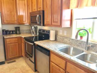 Local VIEW- Pet Friendly- BOAT Parking- Better than a suite- have a house! - 1