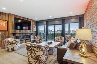 The Wallen Downtown Nashville Walk to Broadway, Parking, Heated Pool, Gym - 0
