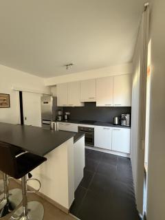 Tomorrowland 2 bedrooms, breakfast, pickup & drop-off - Boom - 2