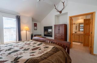 RR-Hideaway_Down_Cyn 104 - June Lake - 1